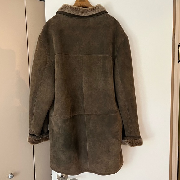 Men’s shearling fur coat - Picture 4 of 16